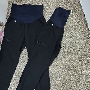 2 FIGS Black High-Waisted JOGGERS